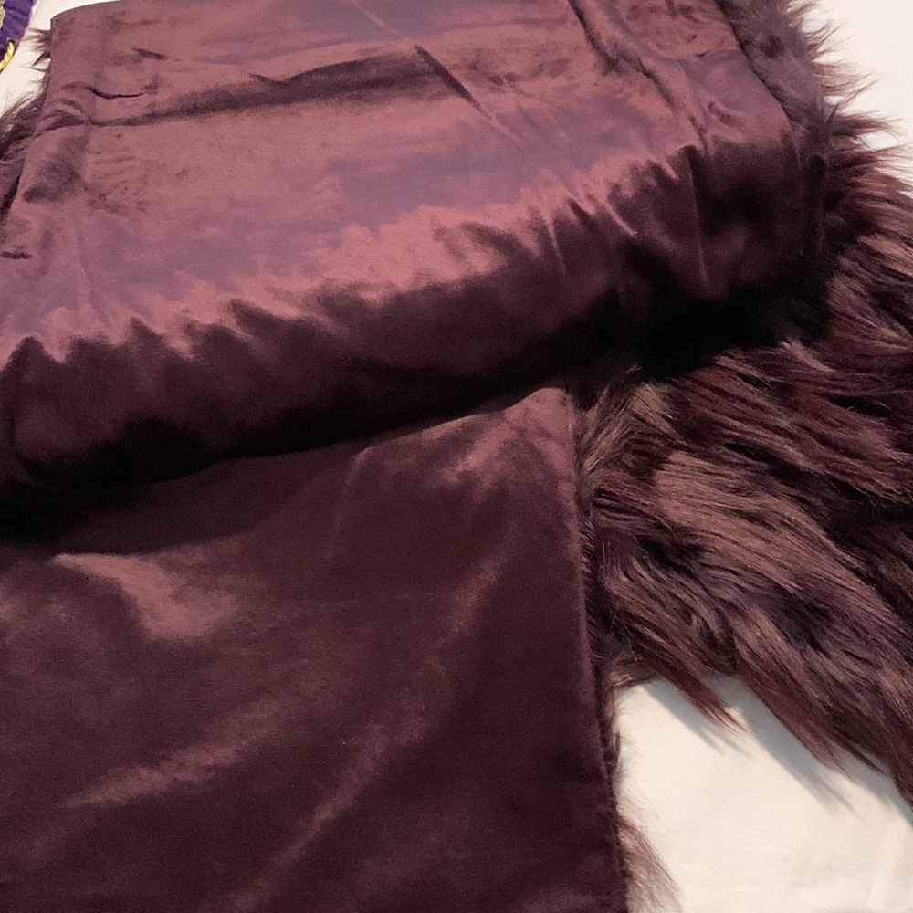 Tahari Table Runner